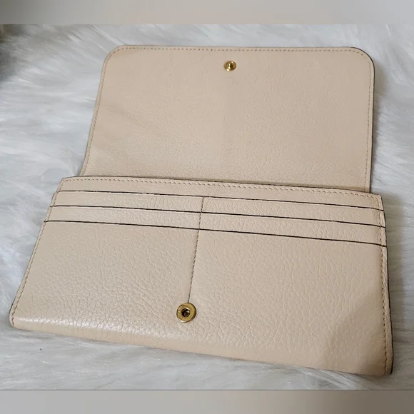 ❌SOLD❌ 🩷Chloe Alphabet Wallet🩷 - Picture 8 of 14